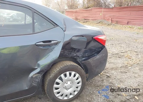 2017 Toyota Corolla Le z USA, uszkodzony, nr VIN 2T1BURHEXHC802333